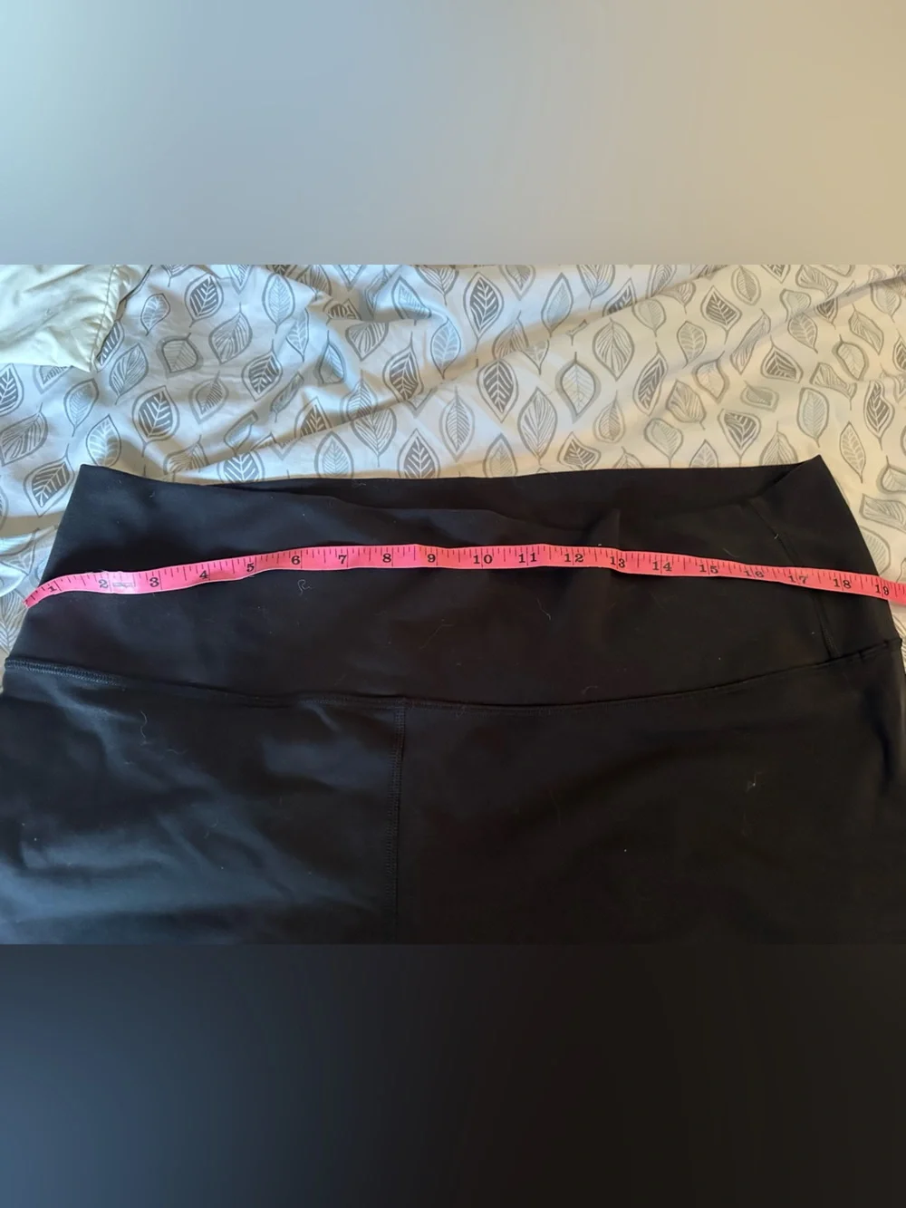 Classic black Lululemon cropped leggings in women’s size 18